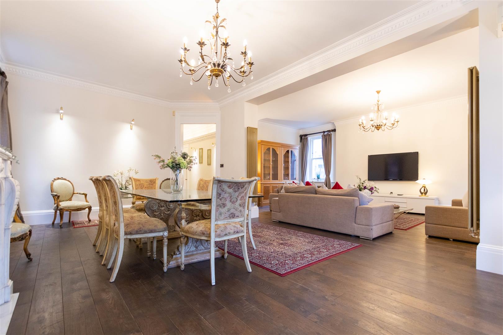 5 bed property in Albert Gate Court, London